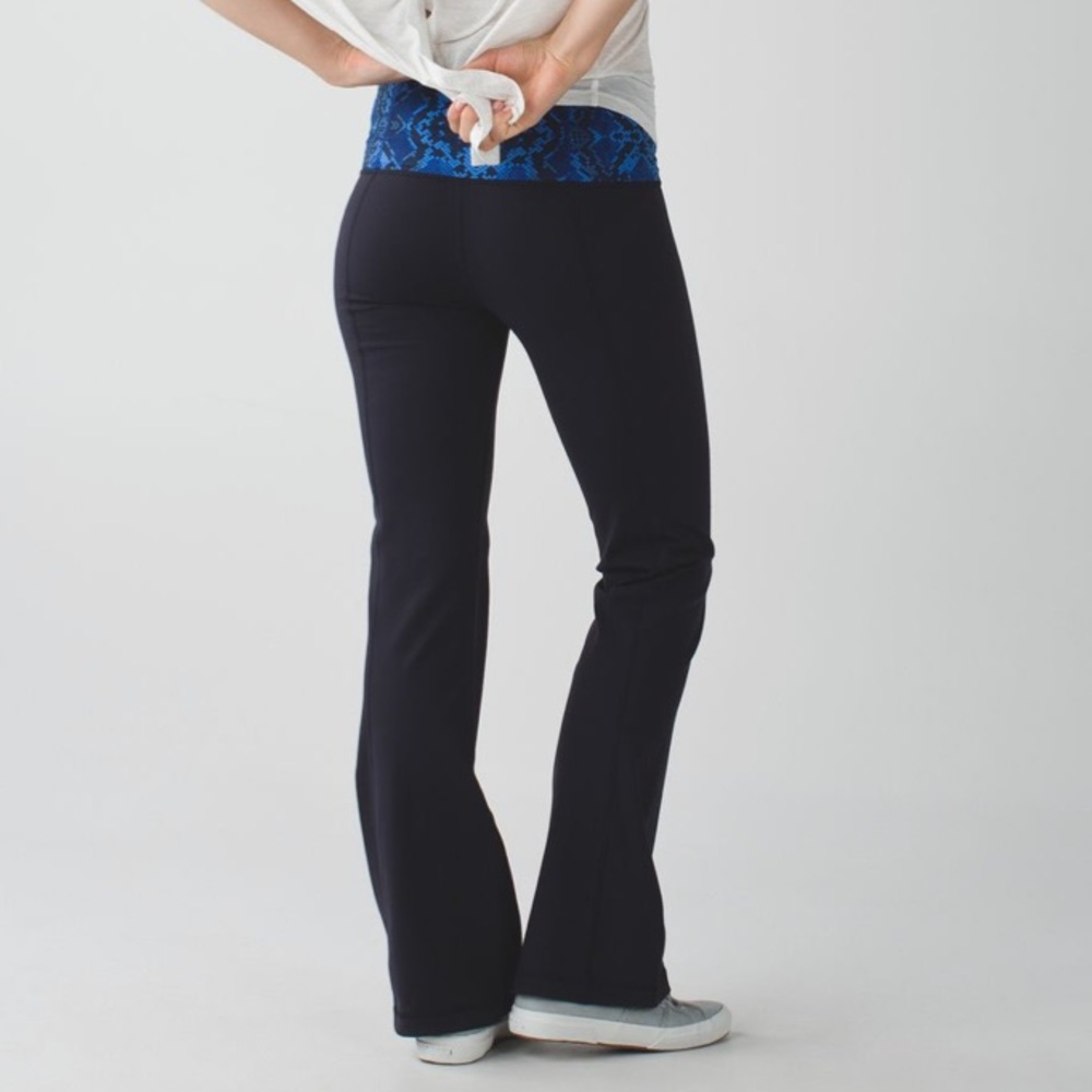 ルルレモン Groove Pant サイズ4 ネイビー Lululemon Groove Pants in Navy Blue Size 4 With Colorblock